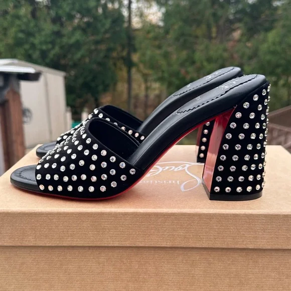 ✨HOST PICK✨ *NEW* CHRISTIAN LOUBOUTIN HEELS (IT 40) - Picture 5 of 14